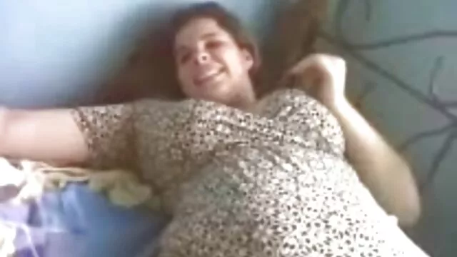 Wet slut sits her pussy porno dans cuisine on a rubber dick with cream from the 1st person