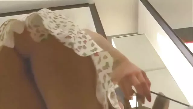 The harassment of a young guy ended in fucking a mature Russian porno dans la cuisine woman