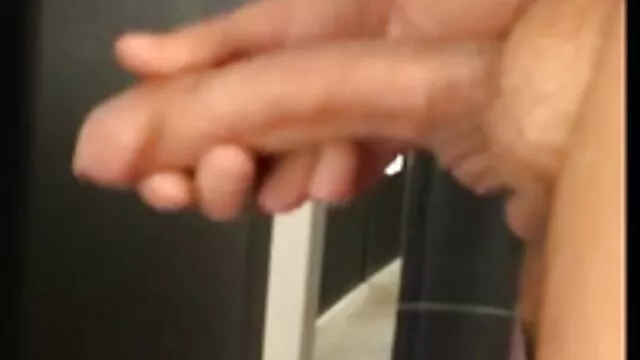 A mature client allowed the masseur to fuck herself right on the film porno dans la cuisine massage table