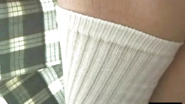 Sexy busty beauty fucked hardcore porno dans la cuisine in the park