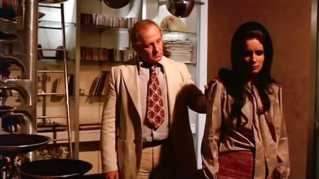 Hot Porn porno dans une cuisine Star Shows How To Suck Big Cocks