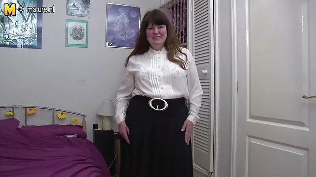Latina mature with big video sex cuisine tits has a real fuck in bed