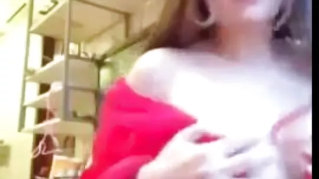 Family couple has underwater sex in porno la cuisine the pool