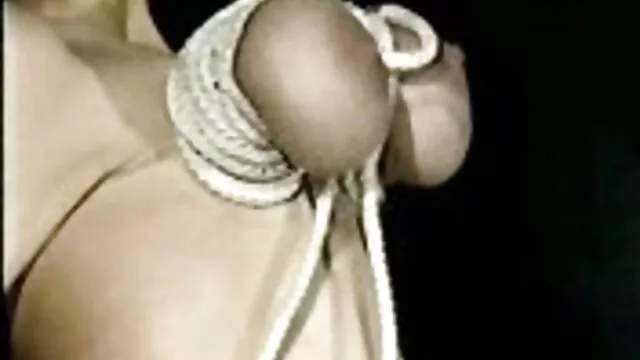 Beautiful cunt of young blonde enjoys video de sexe dans la cuisine fingering