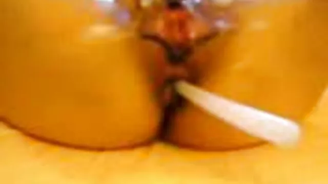 Young baise sa mere dans la cuisine girl fucks for an experiment