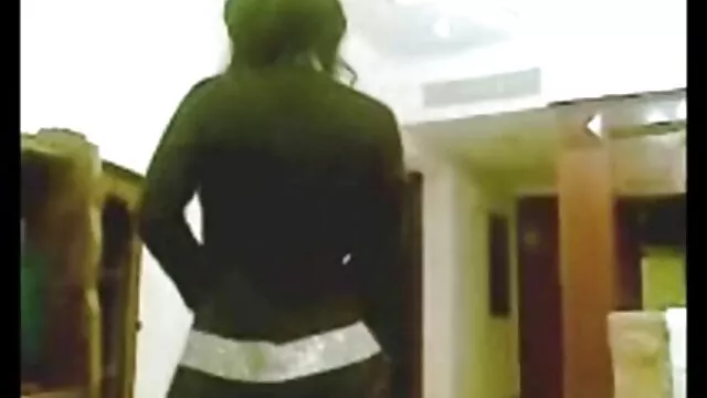 Busty xnxx a la cuisine wet bitch gets hot DP